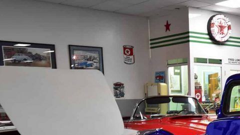 Rick Lorenzen comenzó coleccionando autos hace casi 50 años, y ahora tiene su propio museo privado