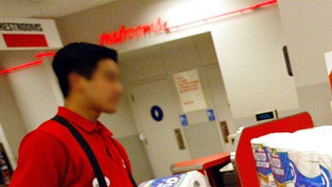 Querían que el hombre llevara el nombre de 'Jonathan' para no perturbar a los clientes blancos.