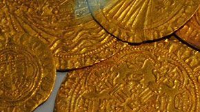 Los trabajadores que encontraron las monedas ahora están demandando a los dueños, pues quieren su parte. Imagen sólo con fines ilustrativos.