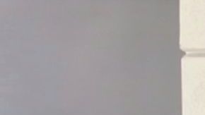 "Tuca" salió del hospital con una férula en la mano.