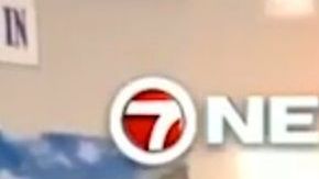 El presidente Trump defiende negar viaje a víctimas de huracán Dorian si no tienen visa de EEUU.