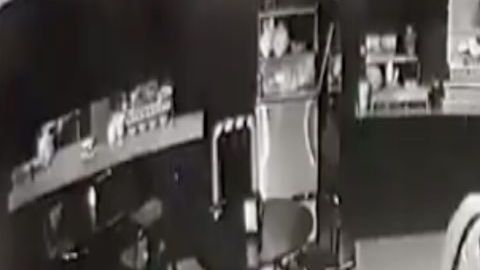 Video momento exacto en que sicarios matan a 4 con tiro de gracia, entre ellos a familiar de político