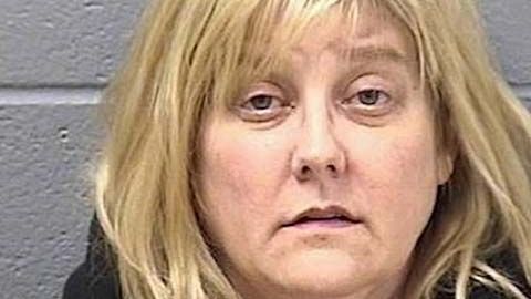 La mujer habría tenido sexo con el menor en hoteles, su auto y su vivienda.