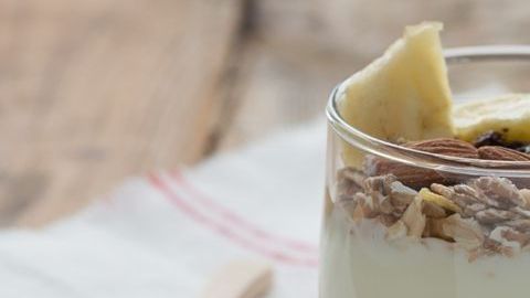 El consumo habitual de muesli, aporta al organismo una inyección de ácidos grasos esenciales de gran asimilación, por ello es eficaz en el tratamiento del cáncer y otras dolencias degenerativas.