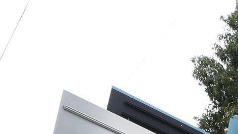 Algo que frustra a los ciudadanos son las interminables horas de espera en el DMV.