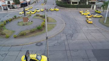 Los taxis cortaron calles y avenidas de las ciudades ecuatorianas.