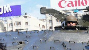 El ejército patrullaba las calles de Santiago este sábado con tanques militares.