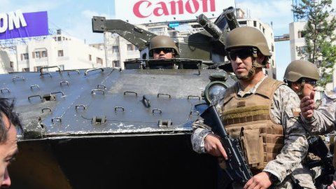 El ejército patrullaba las calles de Santiago este sábado con tanques militares.