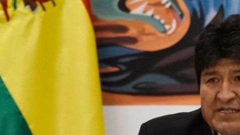 "Casi segurísimo que con el voto de las áreas rurales vamos ganar en primera vuelta", dijo Evo Morales en conferencia de prensa.