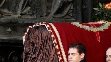 Los restos de Franco fueron sacados de la basílica por algunos de sus descendientes.