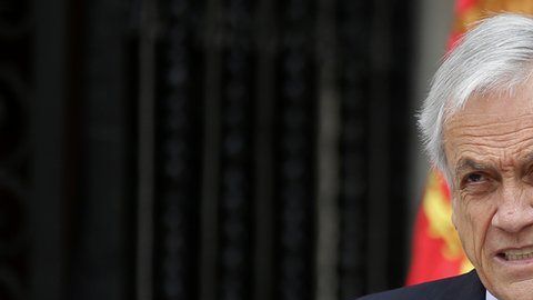 El mandatario busca formar un nuevo gobierno con miras a aplacar las protestas masivas.