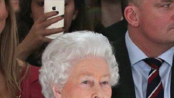 La Reina Isabel II junto a la famosa Anna Wintour.