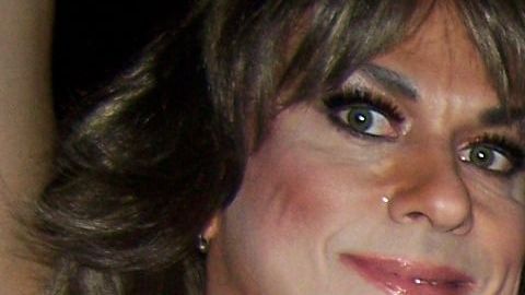 Hispanos de NYC participan y protestan en Halloween