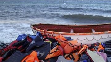 Muchos han perecido en su intento de llegar a algún país europeo, cruzando el Mediterráneo.