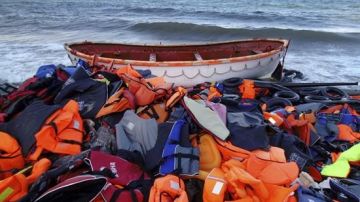 Muchos han perecido en su intento de llegar a algún país europeo, cruzando el Mediterráneo.