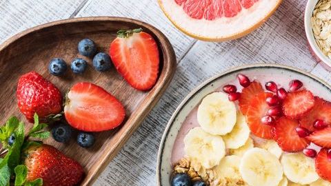 Un buen desayuno involucra entre el 20 y 25% de la ingesta nutricional del día y esta recomendado que contenga entre 300 y 400 calorías.