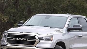 2019-ram-1500 quad cab-frontside_ra15q1901
