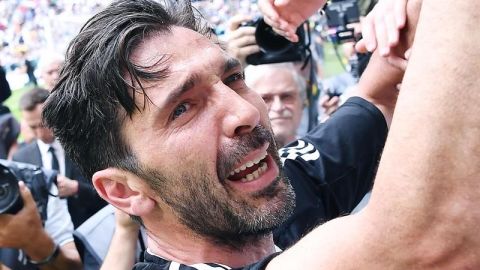 Gianluigi Buffon fue despedido por miles de aficionados de la Juventus