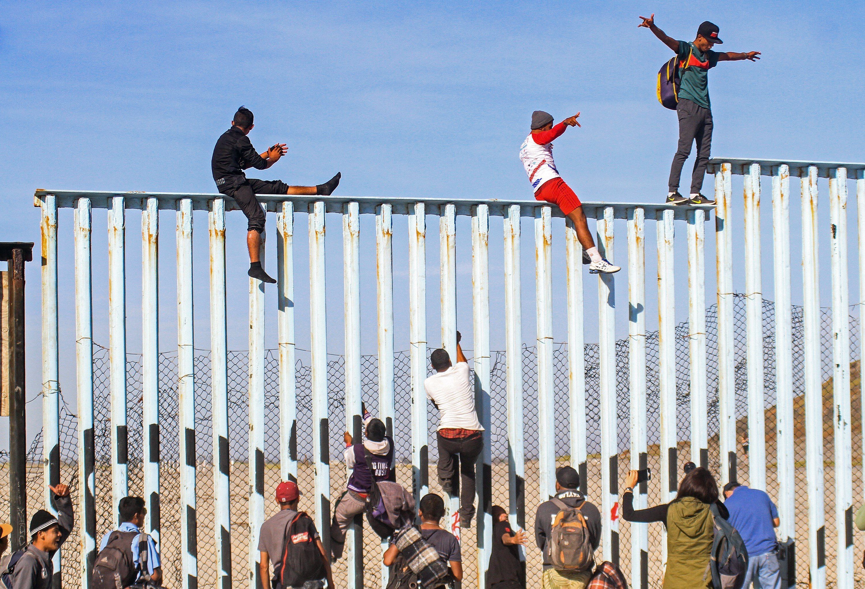 Los Migrantes Que Más Intentan Entrar En EEUU Por La Frontera Sur | La Raza