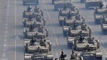 China presume su armamento.