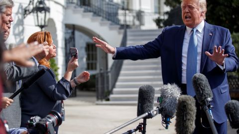 Trump ofrece una rueda de prensa en la Casa Blanca el 4 de octubre.