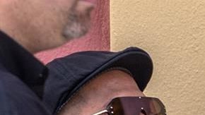 Sarita Sosa, hija de José José, llega este domingo al Miami Dade Auditorium, donde se le rindió homenaje al artista.