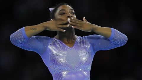 Biles es la mejor gimnasta de todos los tiempos, llegó veinticinco medallas superando el récord de Vitali Scherbo.