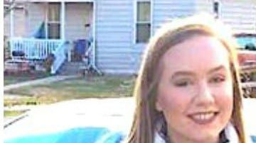 Compró un auto para su hija y encontró una desconcertante nota en su interior.