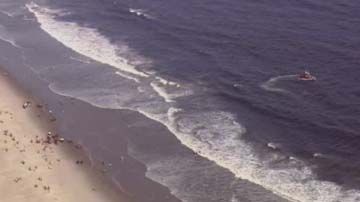 Los menores desaparecieron mientras nadaban por la playa de la calle 96.