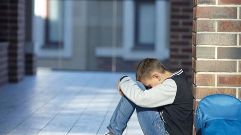 El abuso del niño en esa escuela lo puso en un gran riesgo.