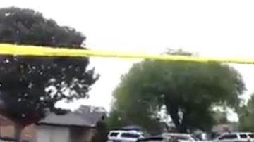 Según un oficial de la policía de Deer Park, los cuerpos estaban en diferentes lugares de la casa.