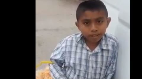 El pequeño Carlos se convirtió en ejemplo de chicos y grandes.