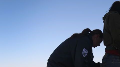 'La Migra' no sabe donde enviar a estos solicitantes de asilo.