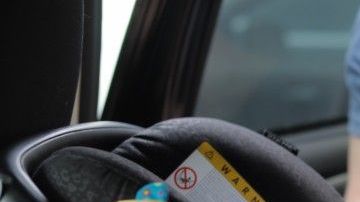 En un evento nacional, Walmart dio una "gift card" con $30 a cambio de el reciclaje de un "car seat"