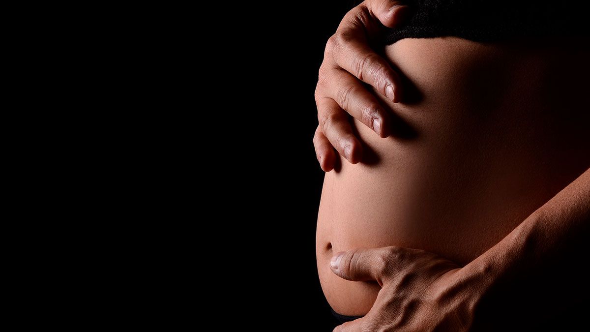 Lo novedoso de esta ley firmada por el gobernador J. B Pritzker permitirá que las parteras puedan atender los partos en los hogares de manera segura. 
