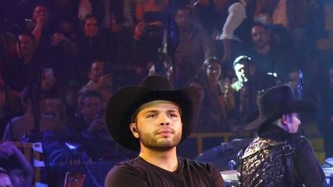 Pepe Aguilar y sus hijos Ángela y Leonardo