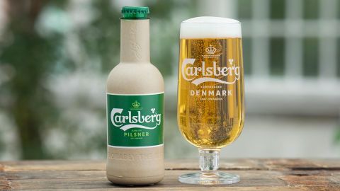 El objetivo de Carlsberg es crear una botella 100% de materiales biológicos.