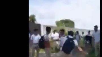 El agresor llegó de sorpresa a la pelea de dos de sus compañeros.