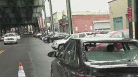 La ventana trasera quedó destrozada