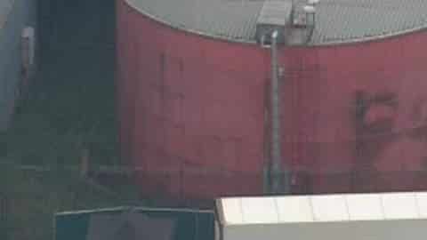 Imagen de un camión lleno de cadáveres.