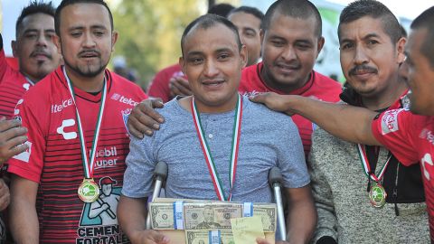 Filiberto Rodríguez agradeció el gesto del equipo Pachuca, campeón de la Liga 5 de Mayo. (Javier Quiroz / La Raza)