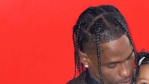 Travis Scott y Kylie Jenner con su hija Stormi