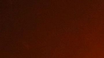 Los bomberos trabajan en el incendio de una casa en Porter Ranch.