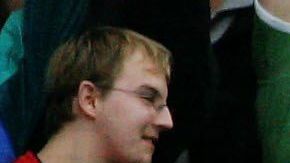 Los aficionados no ofendieron al portero rival.