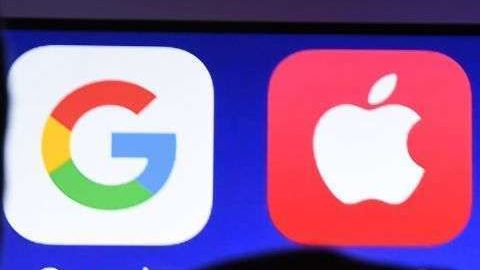 Una búsqueda en google con el celular sirve de guía a los compradores.