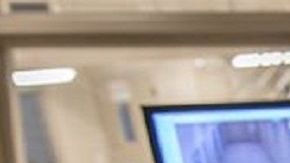 ICE tiene varias divisiones para vigilar a inmigrantes y buscar su deportación.