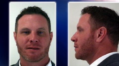 Josh Hamilton, fue arrestado por presuntamente causarle lesiones.