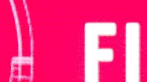 El keniano Eliud Kipchoge, récord mundial de maratón, cruza la meta y logra derribar en Viena el legendario muro de las dos horas.