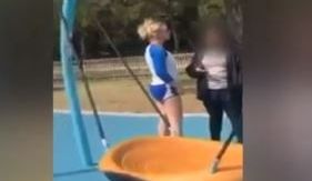 El incidente que ocurrió en Dream Park, ubicado entre University Park Drive y Crestline Road quedó grabado.