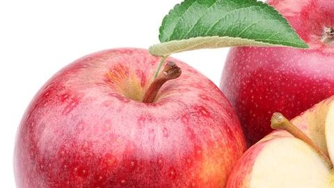 Entre las principales aportaciones de las manzanas se encuentra su alto contenido en fibra, también posee un efecto saciante, es un alimento antioxidante y tiene propiedades diuréticas.